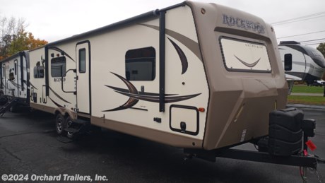 &lt;p&gt;Used 2017 Rockwood Ultra Lite 2902WS travel trailer. Great condition! Torsion axles. Rear kitchen with upgraded lounge seating. Electric awning. Front window. Dual slide outs. Tri-fold sofa. Large pantry. Free-standing table and chairs. Corner shower with glass surround. Wardrobe slide. Call today for more info!&lt;/p&gt;