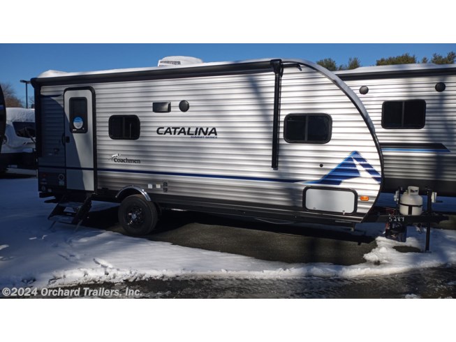 New 2023 Coachmen Catalina Summit Series 7 184FQS available in Whately, Massachusetts