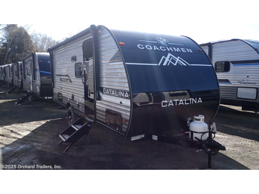 New 2025 Coachmen Catalina Summit Series 7 184BHSX available in Whately, Massachusetts