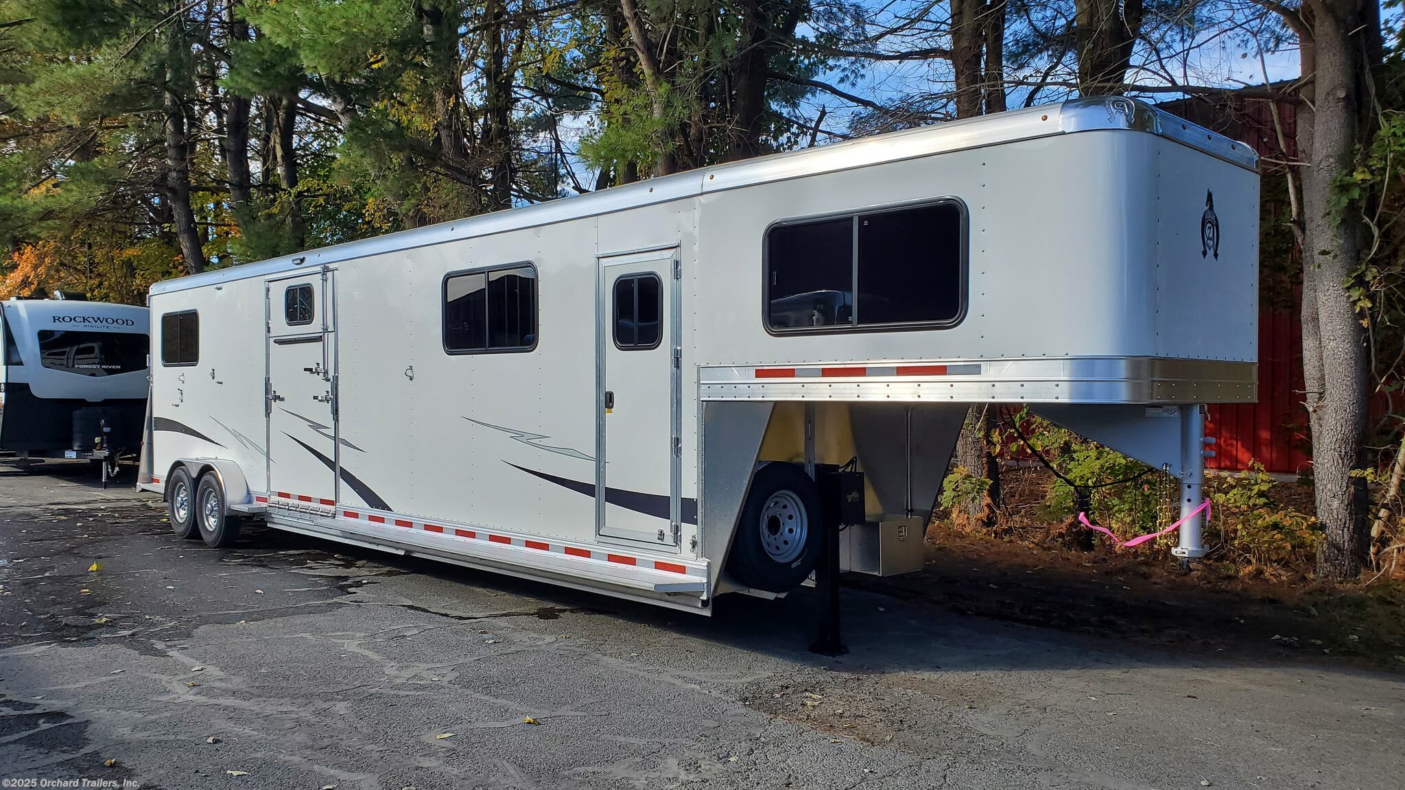 4 Horse Adam Horse Trailers: Ultimate Comfort and Durability Guide