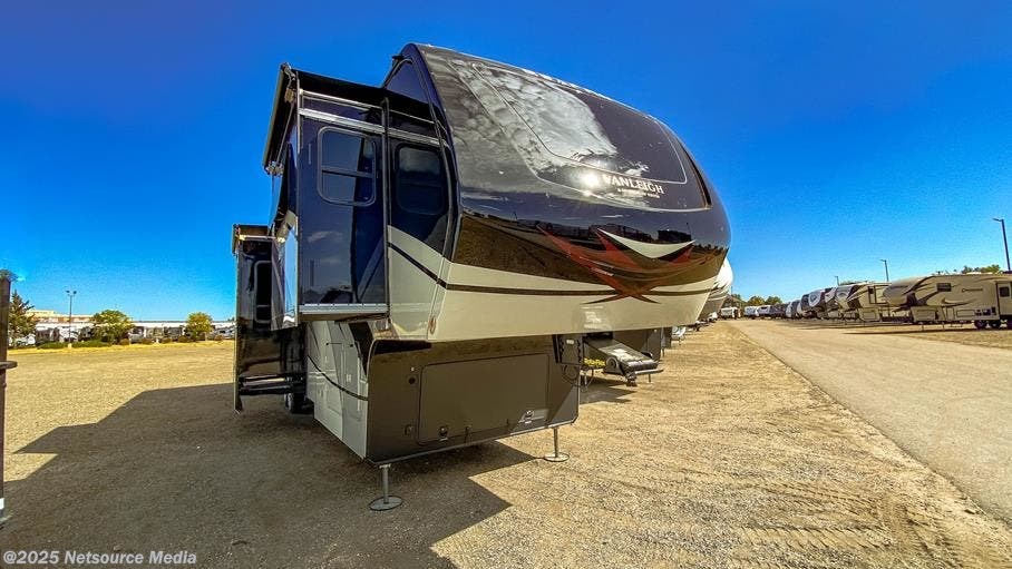 2022 Vanleigh Beacon 41FLB RV for Sale in Aurora, CO 80011 21085202