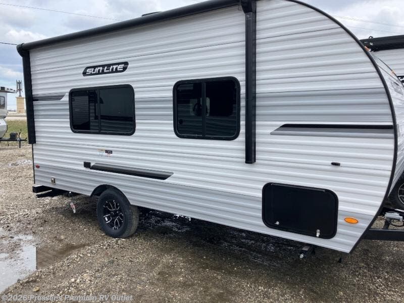 2025 SUNLITE 18RD by Sunset Park RV from Prosser's Premium RV Outlet in Sturtevant, Wisconsin