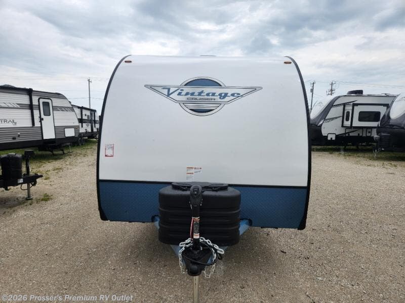 2026 VINTAGE 19ERD by Gulf Stream from Prosser's Premium RV Outlet in Sturtevant, Wisconsin
