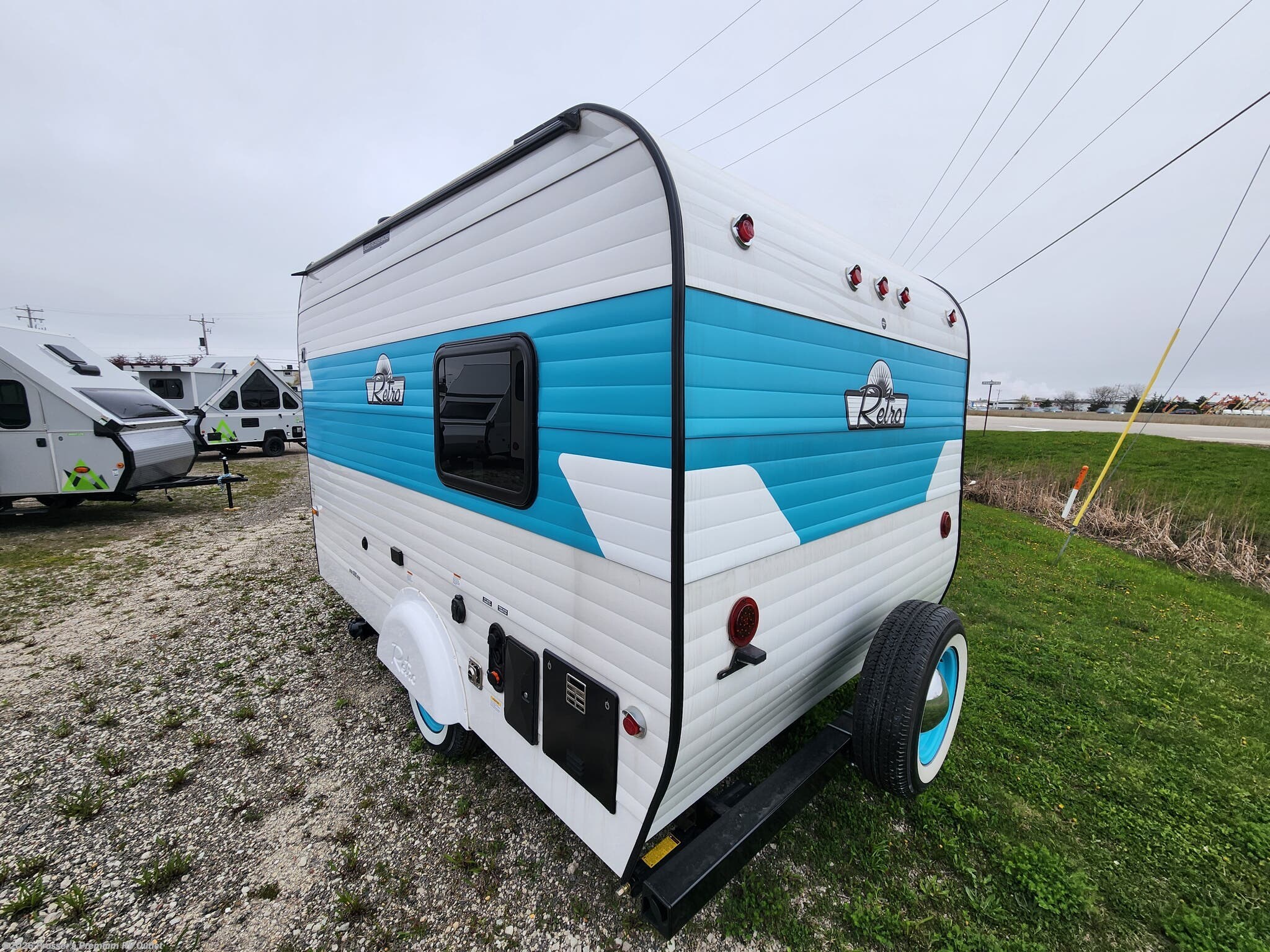 2026 Sunset Park RV SunRay 126 - New Travel Trailer For Sale by Prosser's Premium RV Outlet in Sturtevant, Wisconsin features CO Detector, Oven, Roof Vents, Skylight, Fantastic Fan