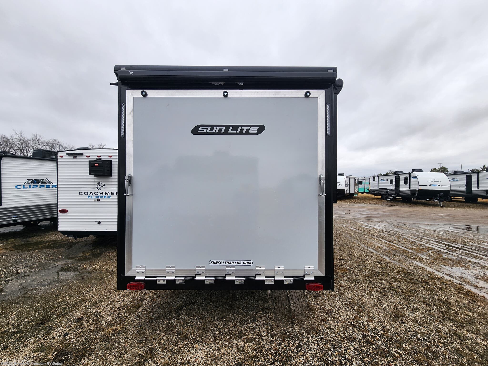 New 2026 Sunset Park RV Sun Lite 27WQB available in Sturtevant, Wisconsin