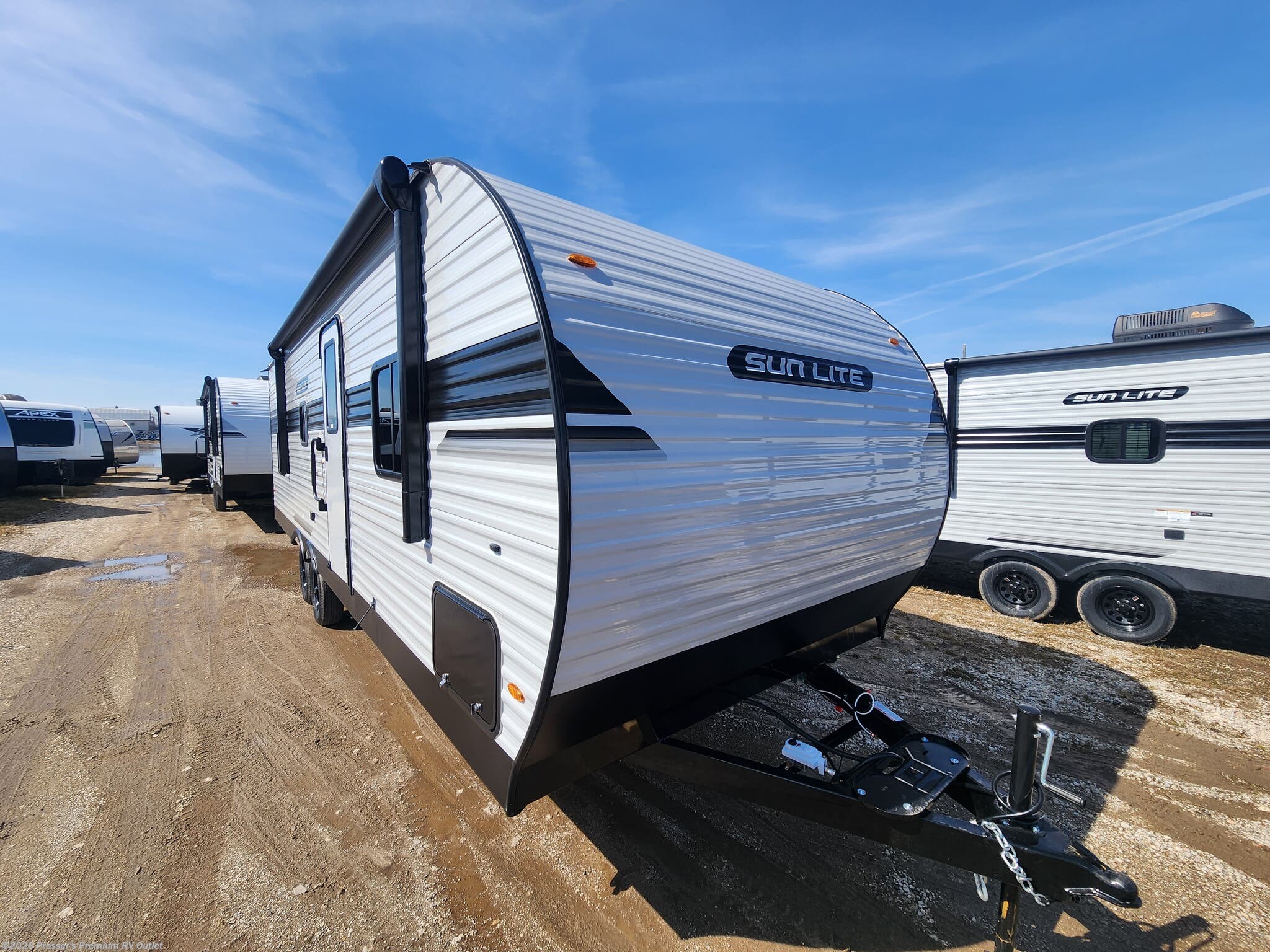2026 Sunset Park RV Sun Lite LTD 25DB - New Travel Trailer For Sale by Prosser's Premium RV Outlet in Sturtevant, Wisconsin features Stove Top Burner, Furnace, Spare Tire Kit, Solar Panel, Auxiliary Battery