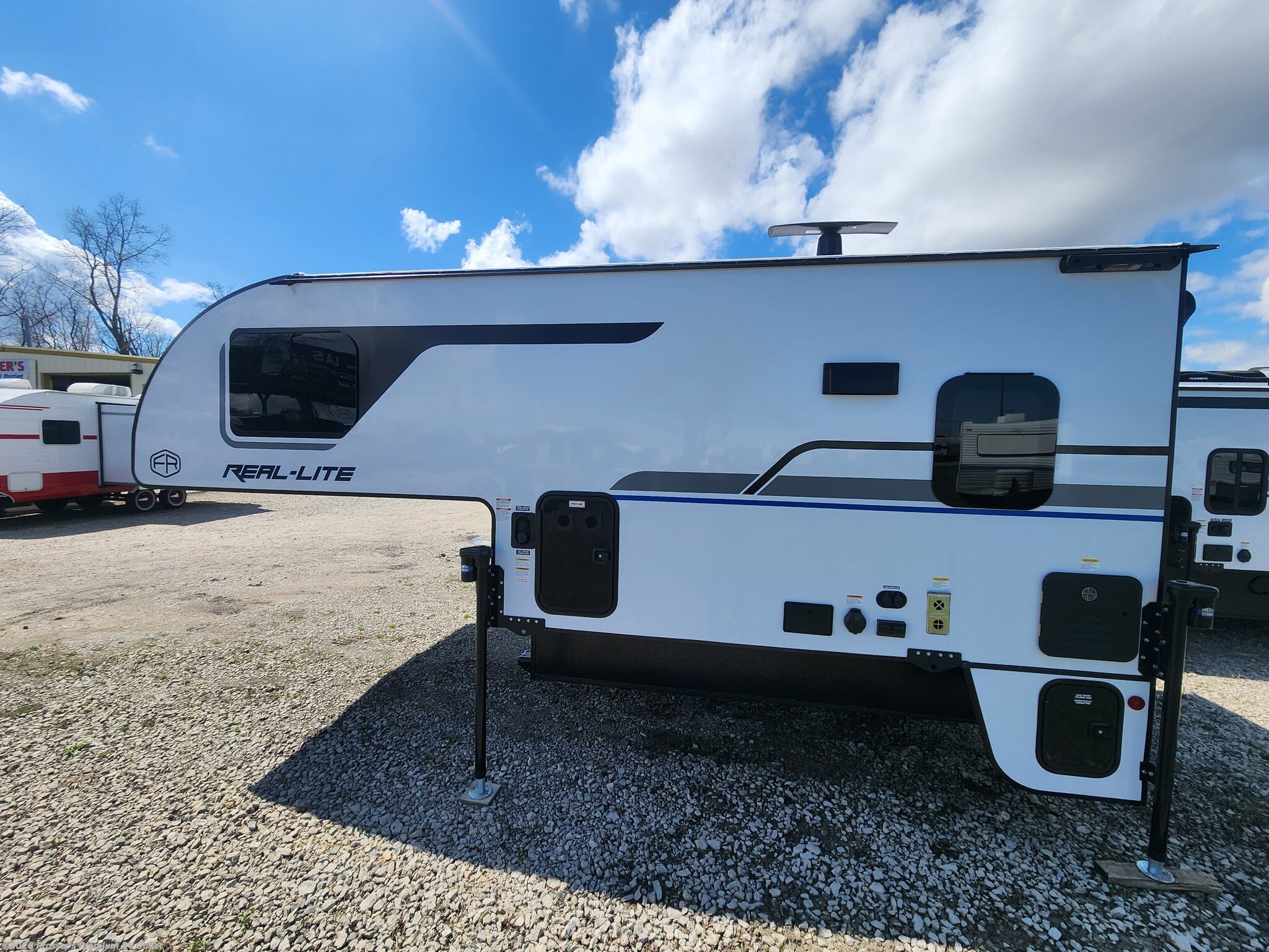 2026 Real-Lite HS-2114 by Palomino from Prosser's Premium RV Outlet in Sturtevant, Wisconsin