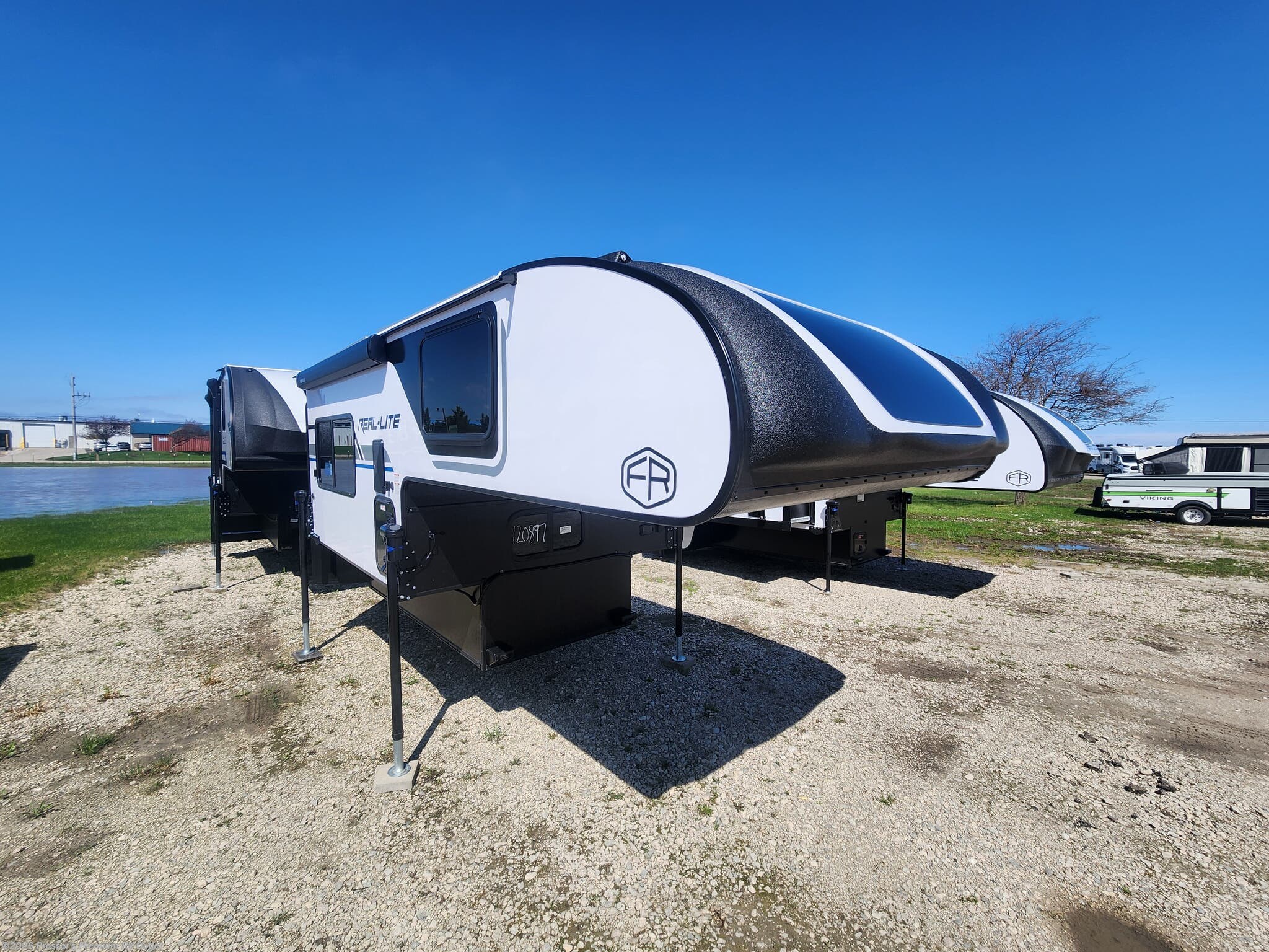 2026 Real-Lite HS-1803 by Palomino from Prosser's Premium RV Outlet in Sturtevant, Wisconsin