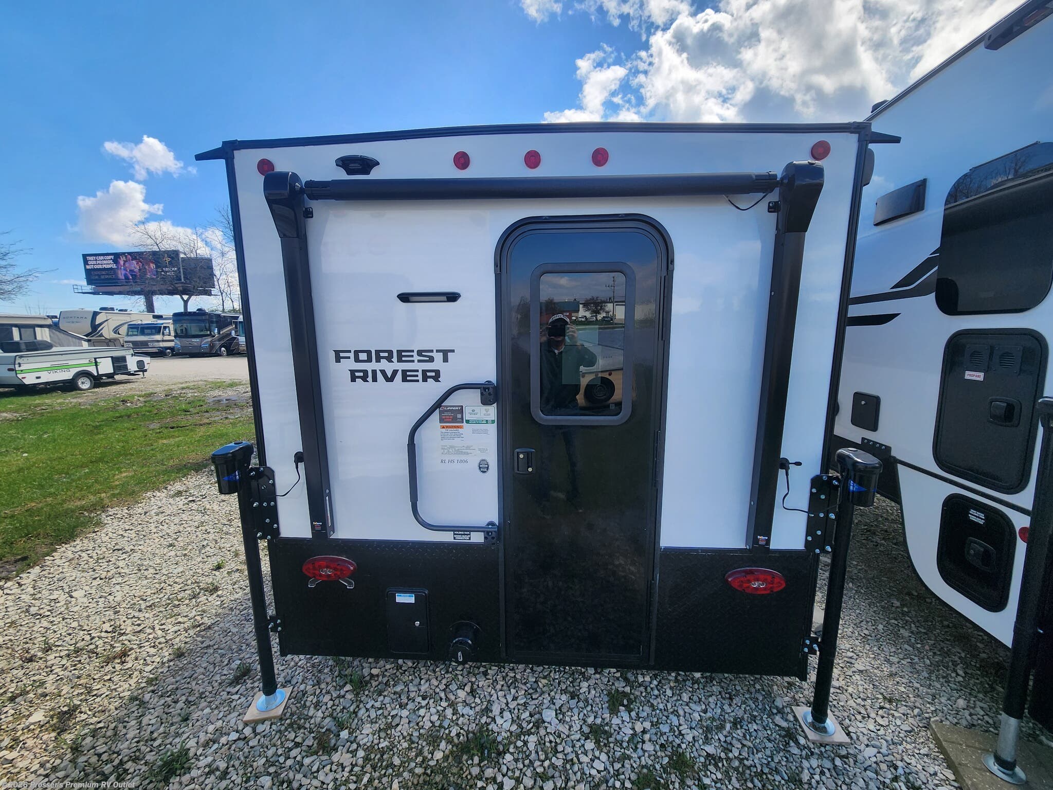 2026 Palomino Real-Lite HS-1806 - New Truck Camper For Sale by Prosser's Premium RV Outlet in Sturtevant, Wisconsin features Ladder, External Shower, Shower, Power Awning, Solar Prep