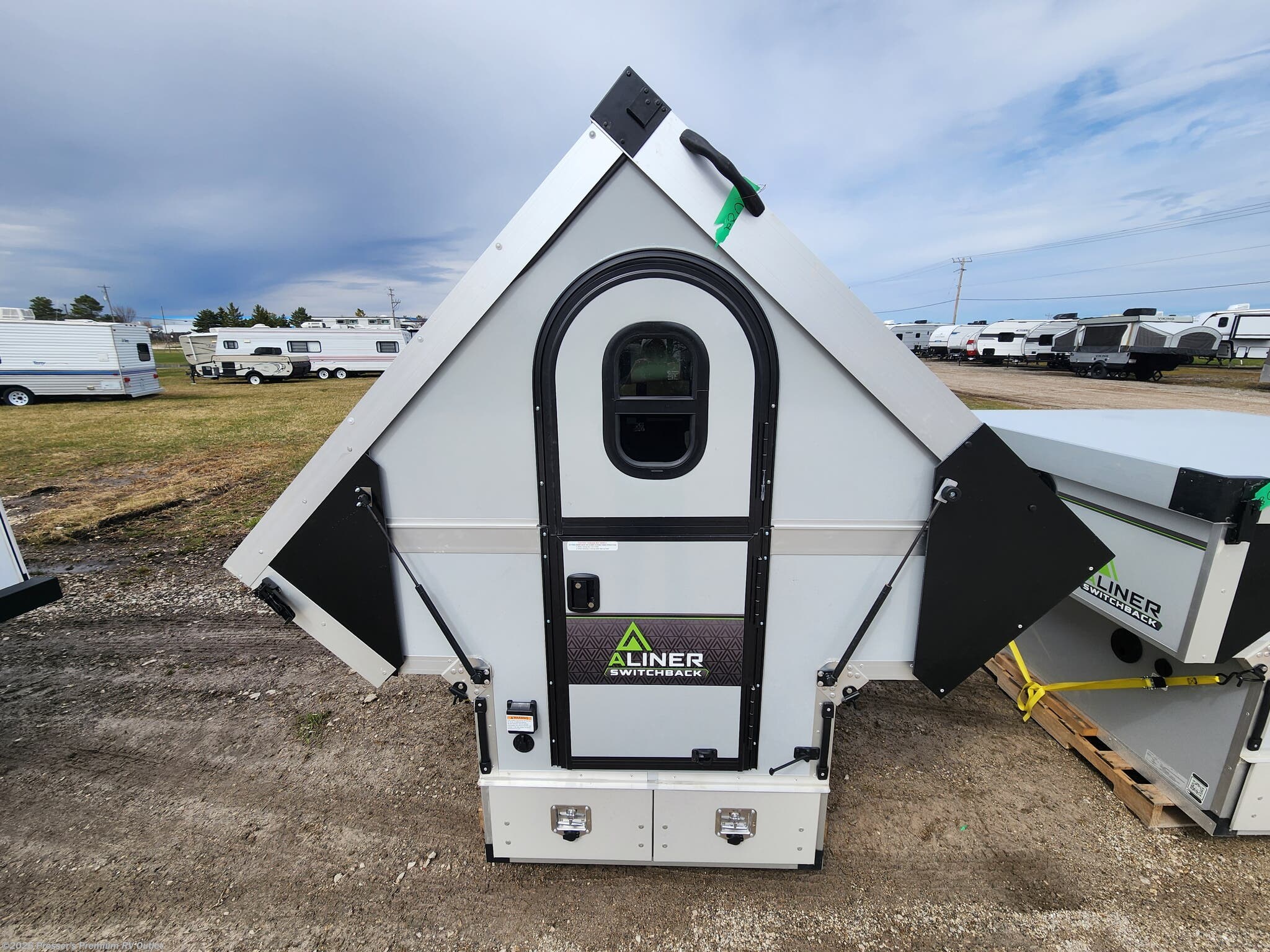 2026 Aliner Switchback Base - New Truck Camper For Sale by Prosser's Premium RV Outlet in Sturtevant, Wisconsin features Converter