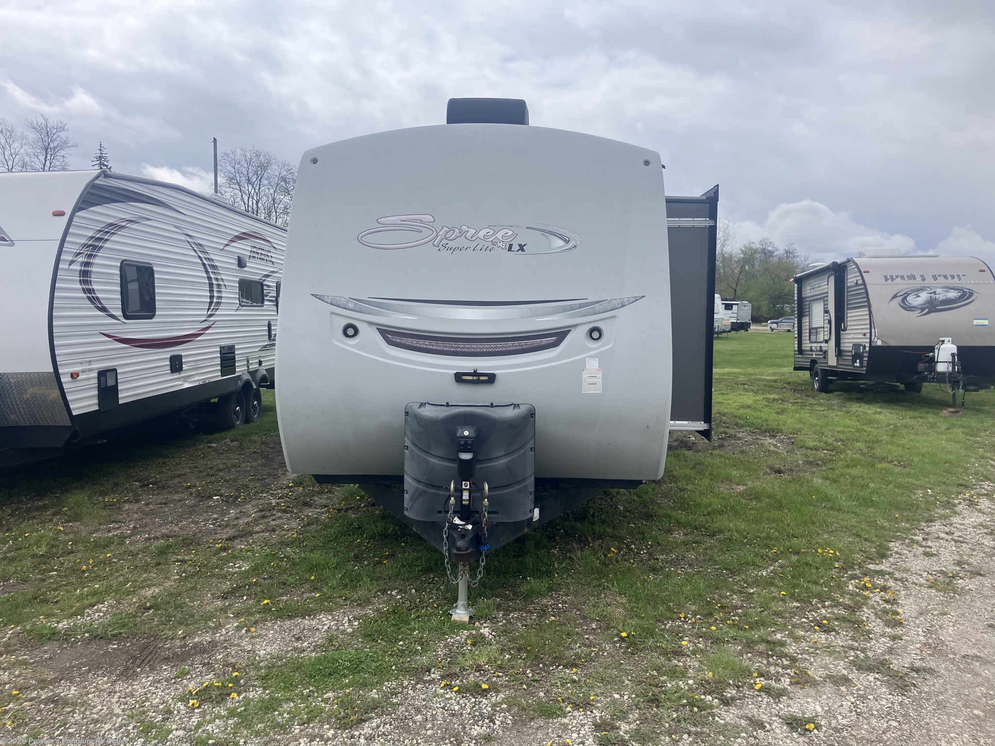 2015 K-Z Spree 322RES - Used Travel Trailer For Sale by Prosser's Premium RV Outlet in Sturtevant, Wisconsin features Smoke Detector, Roof Vents, LP Detector, Leveling Jacks, TV