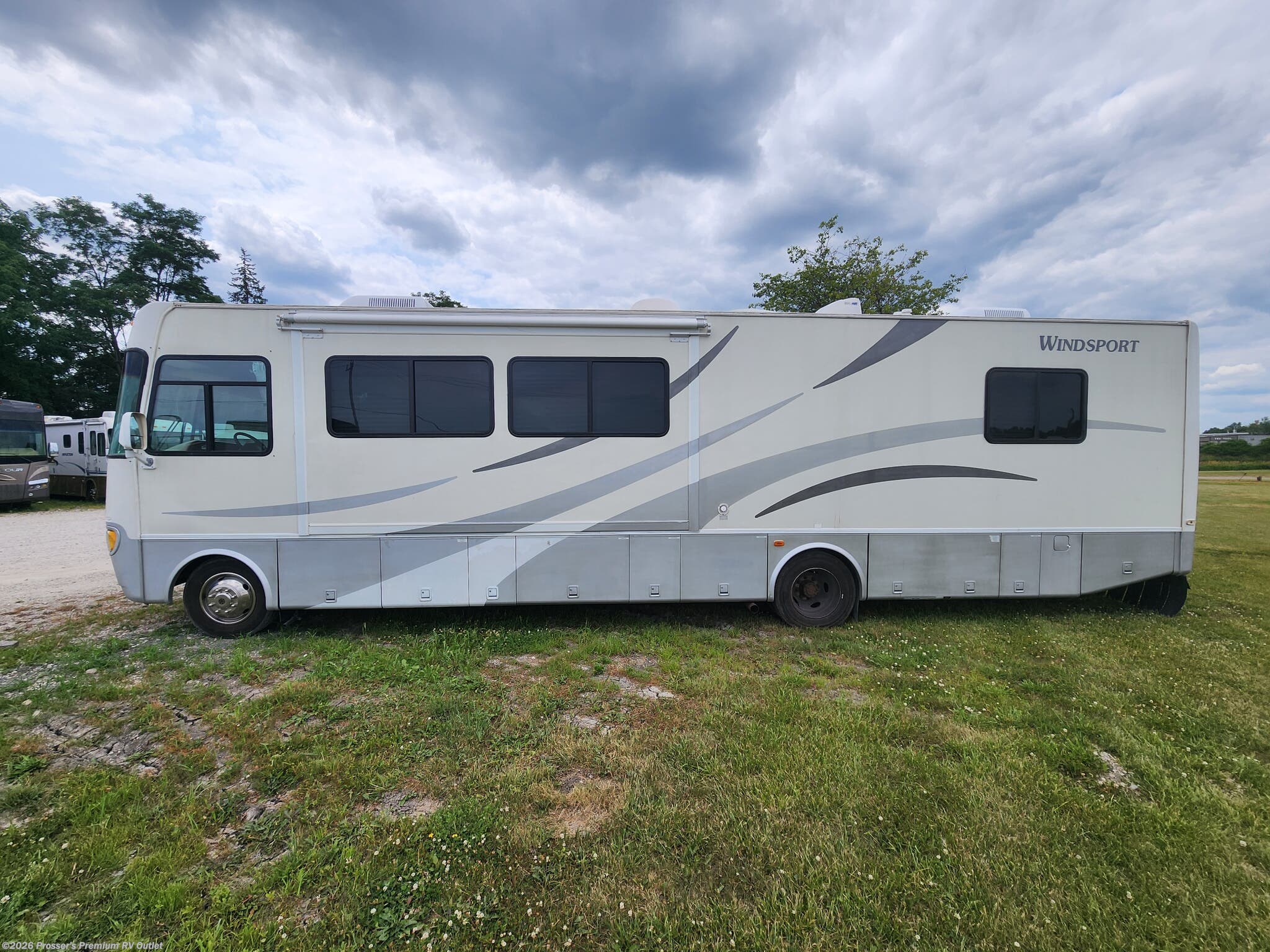 2002 Windsport 35D by Four Winds International from Prosser's Premium RV Outlet in Sturtevant, Wisconsin