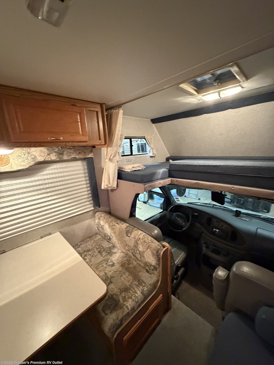Used 2002 Gulf Stream Conquest Independence Rear Bed/Bath available in Sturtevant, Wisconsin