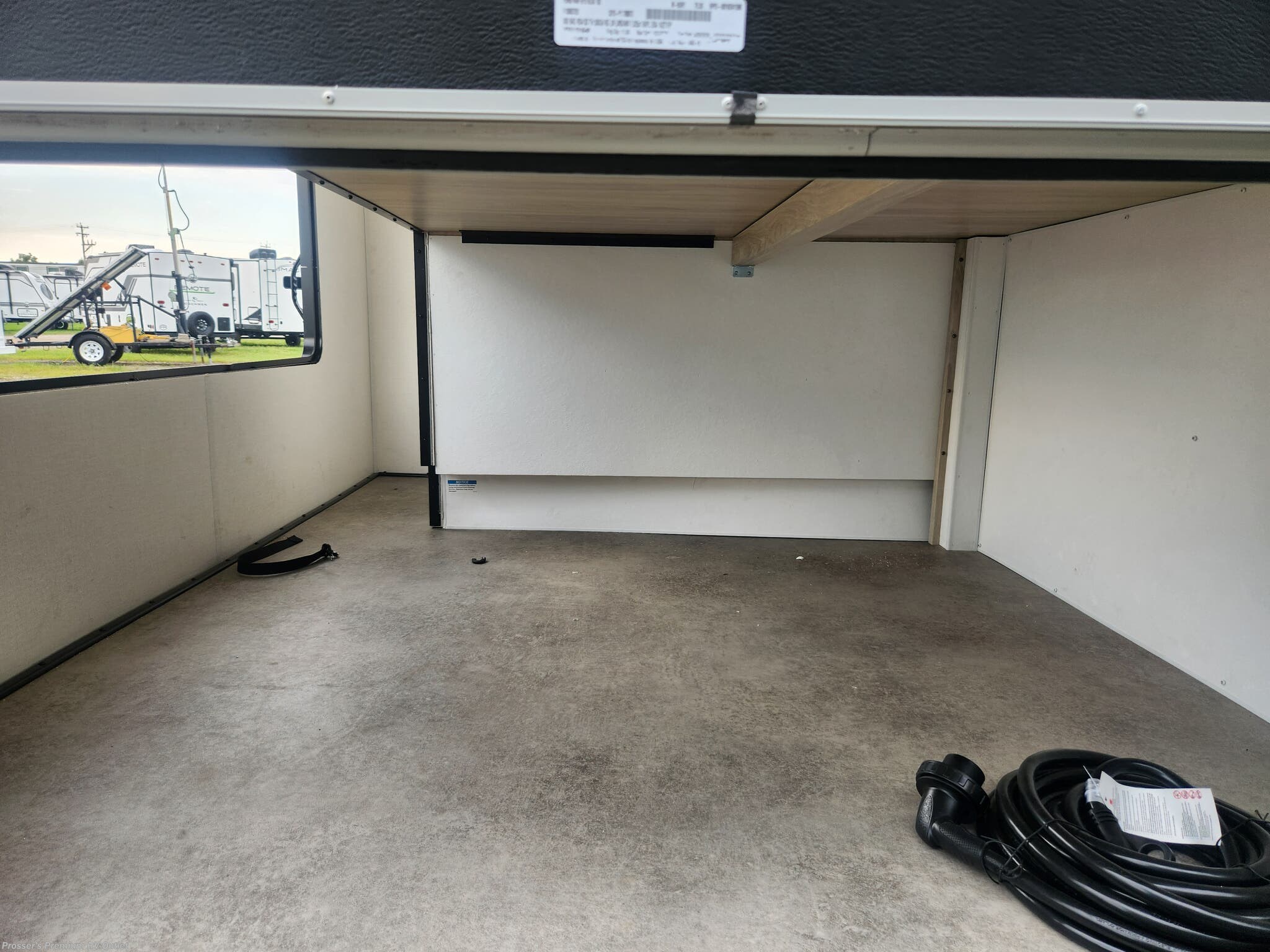 Incredible, Huge Outside Storage!!