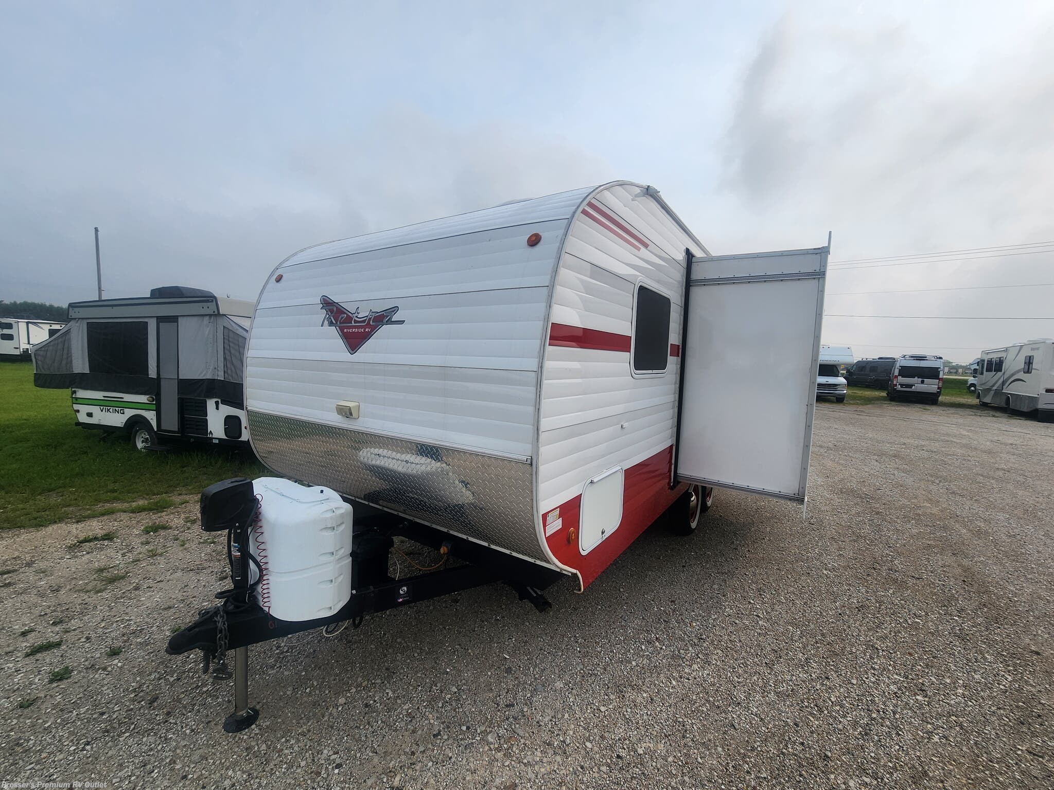 2020 Riverside RV Retro 193 - Used Travel Trailer For Sale by Prosser's Premium RV Outlet in Sturtevant, Wisconsin features CD Player, Refrigerator, TV, Toilet, LP Detector