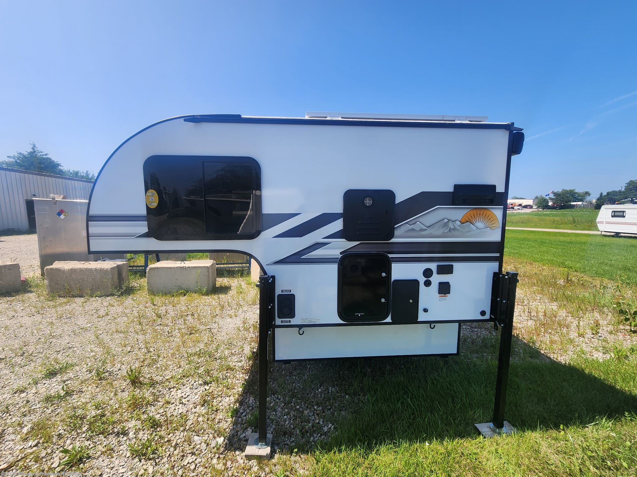 New 2027 Sunset Park RV Sun Trek 600 available in Sturtevant, Wisconsin