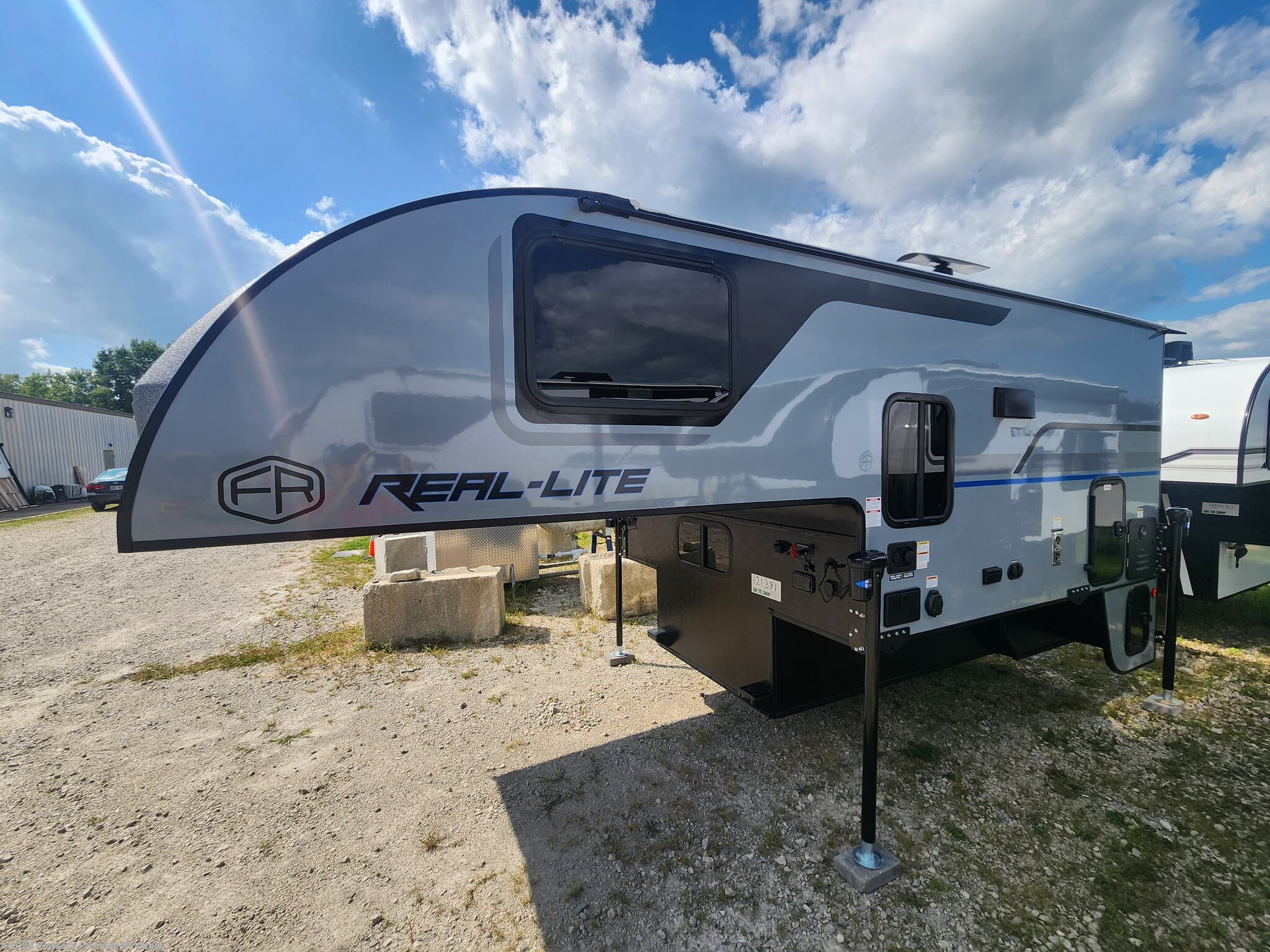 2027 Real-Lite HS-1806 by Forest River from Prosser's Premium RV Outlet in Sturtevant, Wisconsin