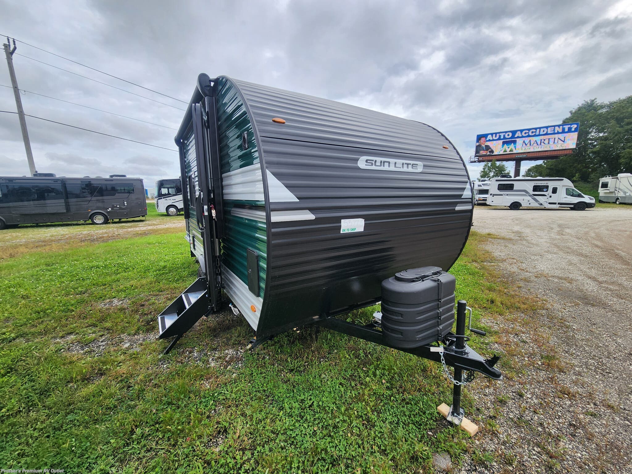 2027 Sunset Park RV Sun Lite 14THX w/Patio, Rear Awning and Tip-Out - New Toy Hauler For Sale by Prosser's Premium RV Outlet in Sturtevant, Wisconsin features Microwave, Water Heater, Air Conditioning, Refrigerator, Furnace