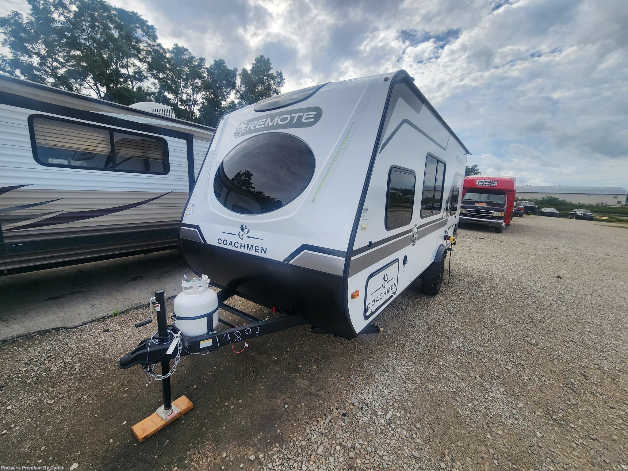 2027 Coachmen Remote 18.2R - New Travel Trailer For Sale by Prosser's Premium RV Outlet in Sturtevant, Wisconsin features Solar Panel, Fiberglass Sidewalls, Stabilizer Jacks, Water Heater, Power Awning