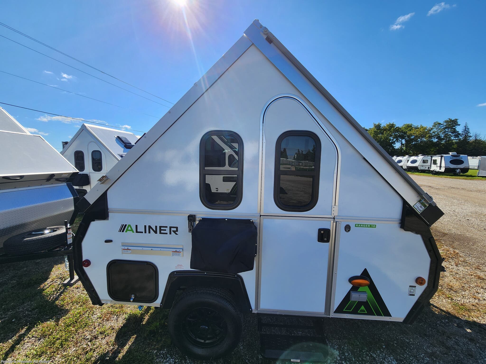 2027 Aliner Ranger 10 DUAL BUNK - New Expandable Trailer For Sale by Prosser's Premium RV Outlet in Sturtevant, Wisconsin features Microwave, Refrigerator, Air Conditioning, Stove Top Burner
