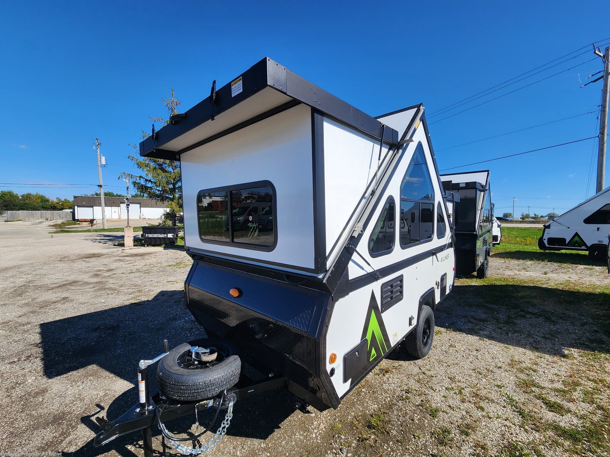 2027 Classic Twin Bed by Aliner from Prosser's Premium RV Outlet in Sturtevant, Wisconsin