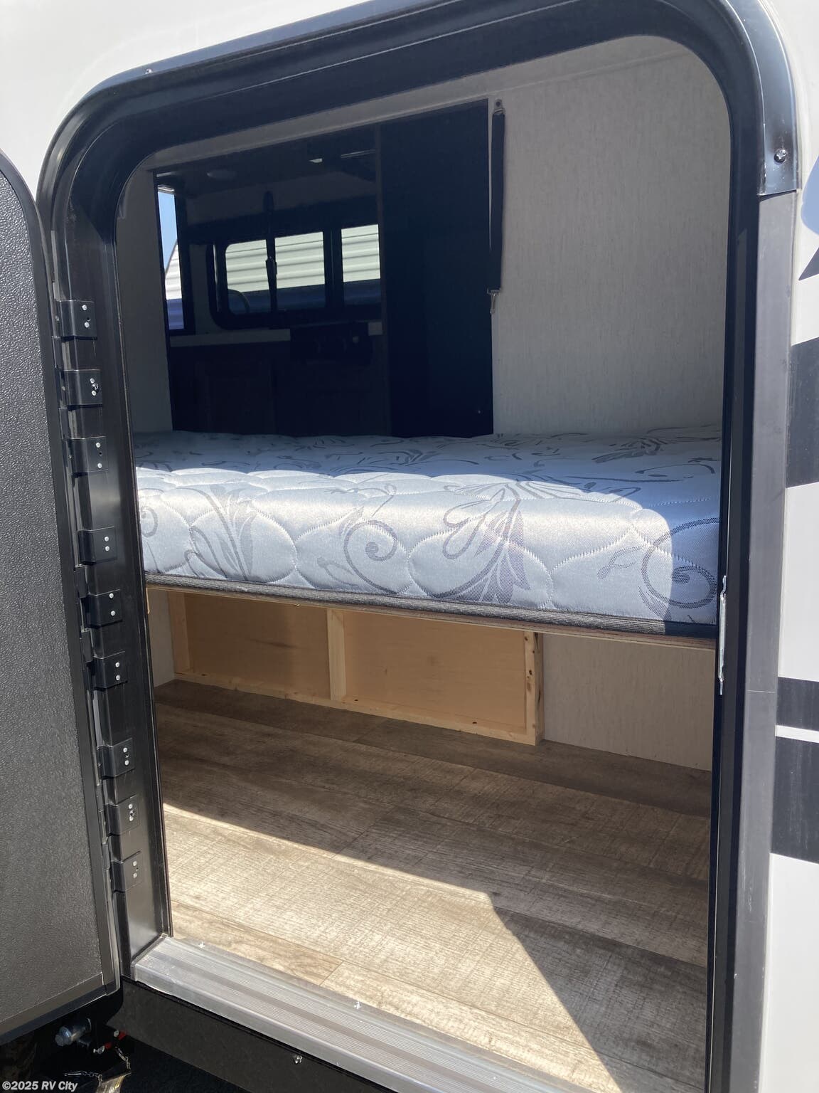 2024 Forest River Cherokee Wolf Pup 16BHS Black Label