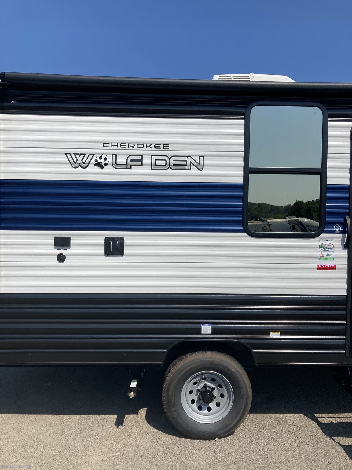 2024 Forest River Cherokee Wolf Den 16EV
