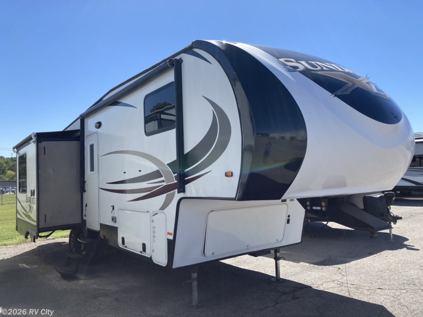 2017 Heartland Sundance XLT SD XLT 289TS