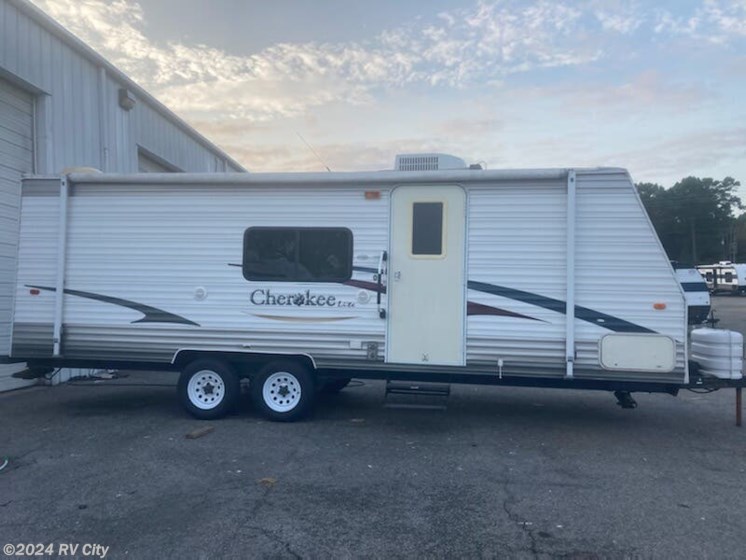 Used 2006 Forest River Cherokee Grey Wolf 25DD available in Benton, Arkansas