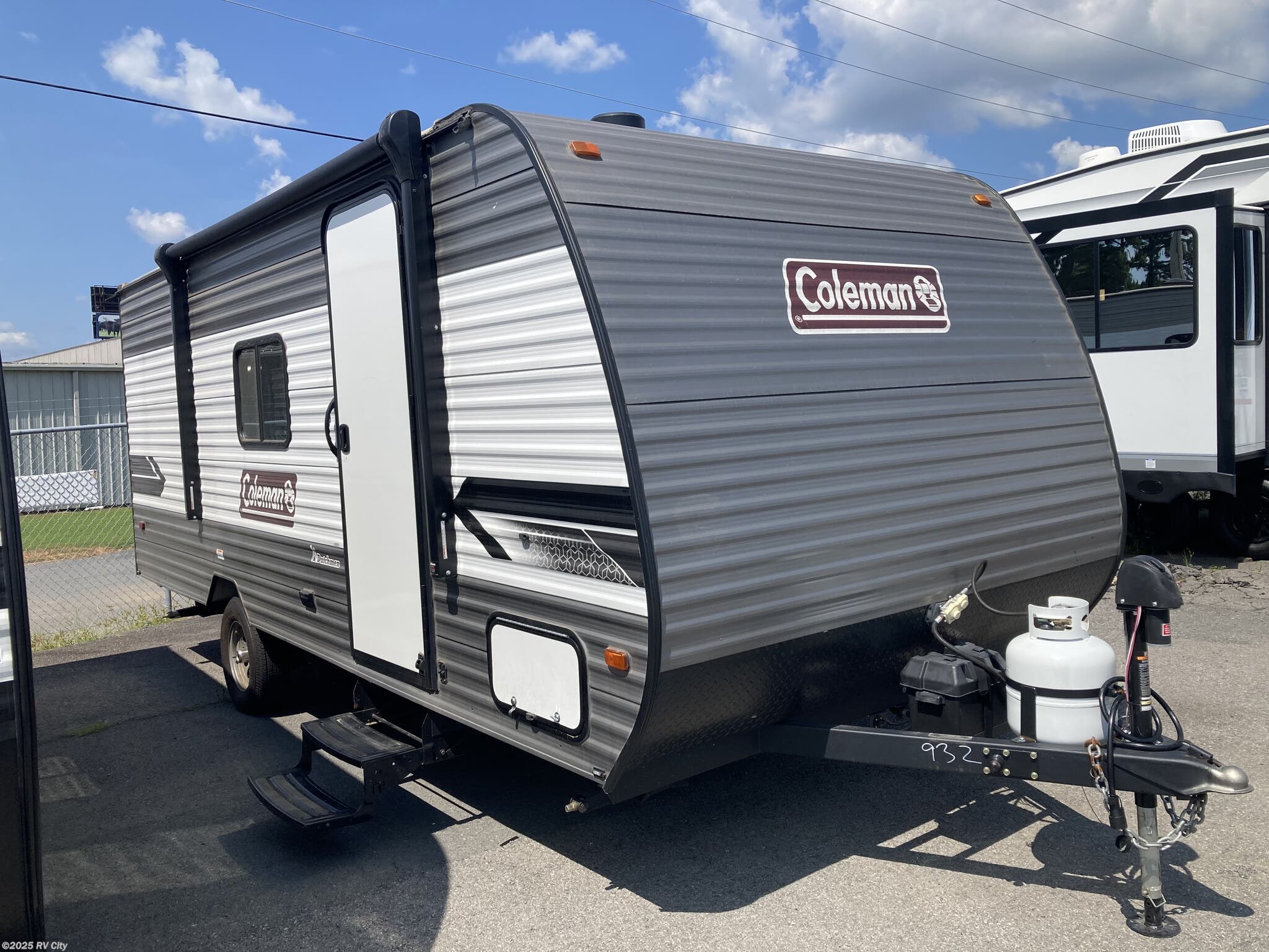 2024 Dutchmen Coleman Lantern LT 18BH