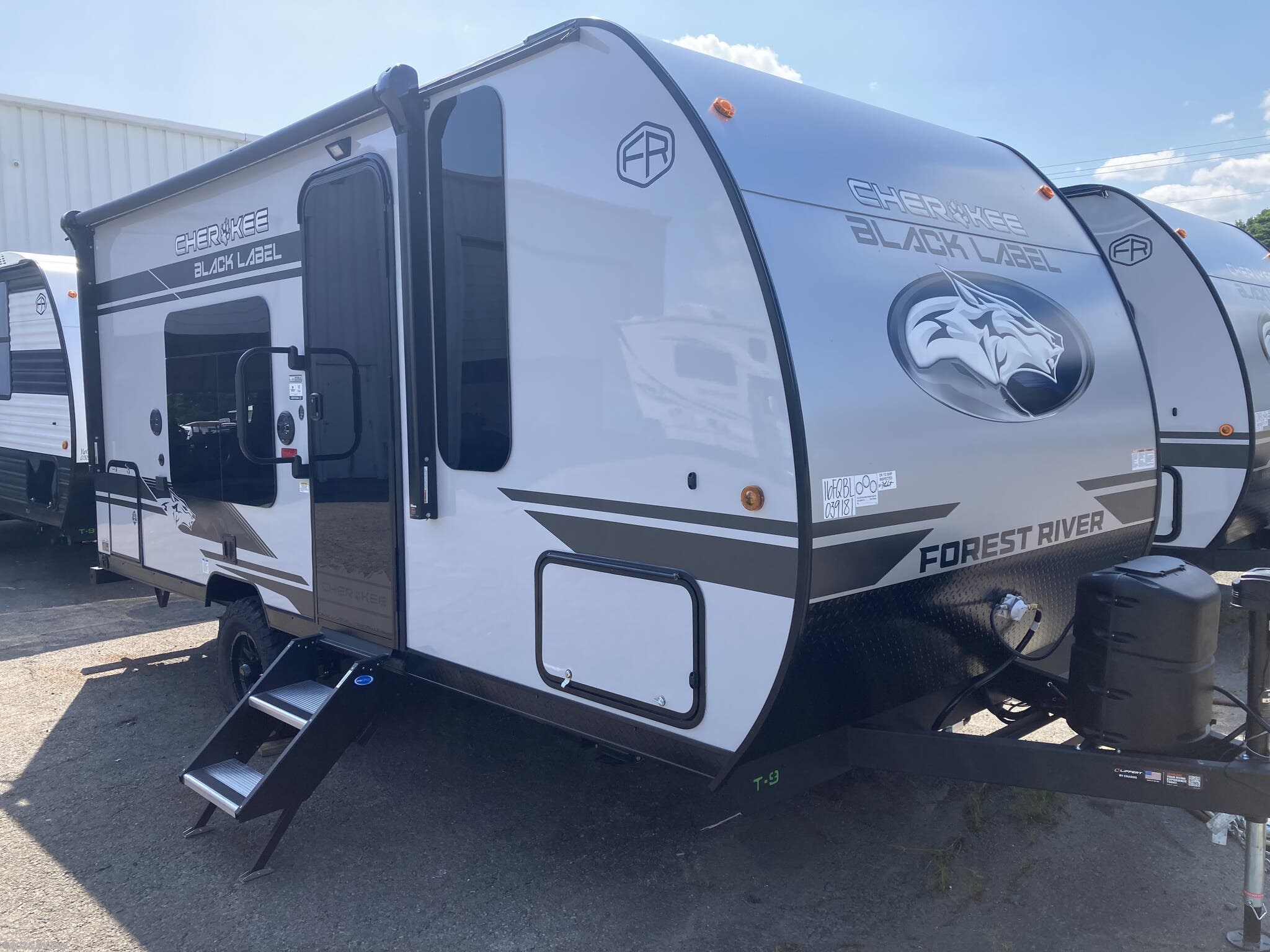 2026 Forest River Cherokee Wolf Pup Black Label 16FQBLW