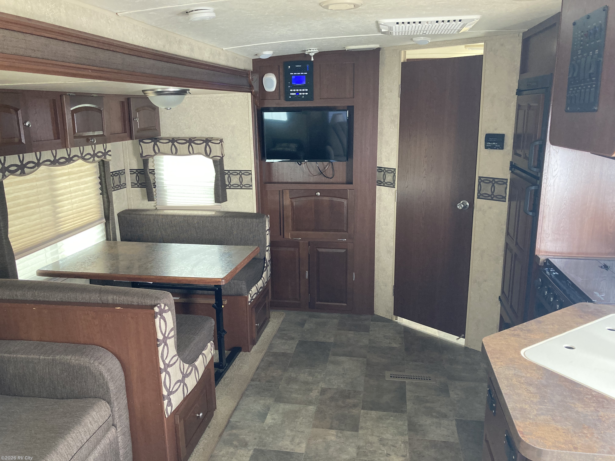 Used 2015 Forest River Flagstaff Super Lite 26RLWS available in Benton, Arkansas
