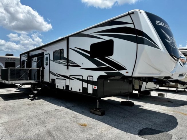 2020 Jayco Seismic 4113 - Used Toy Hauler For Sale by ProTech RV in Clermont, Florida