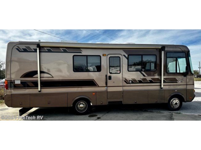 2004 Safari Trek 28rb2 - Used Class A For Sale by ProTech RV in Clermont, Florida