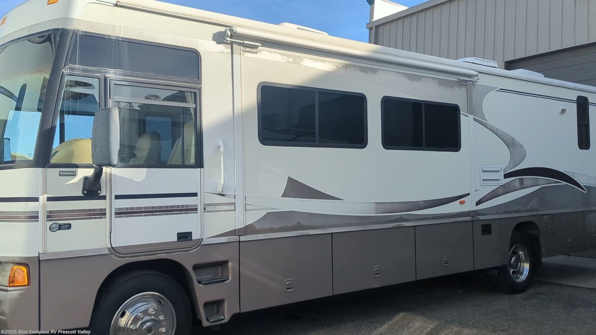 2005 Voyager 35A by Winnebago from Blue Compass RV Prescott Valley in Prescott Valley, Arizona