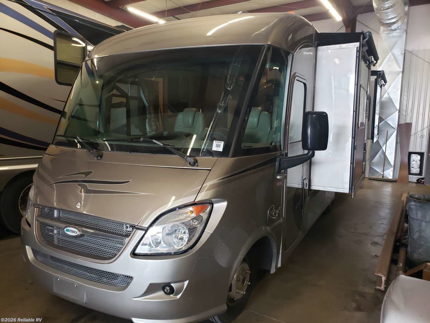 2011 Winnebago Reyo Itasca 25Q RV for Sale in Springfield
