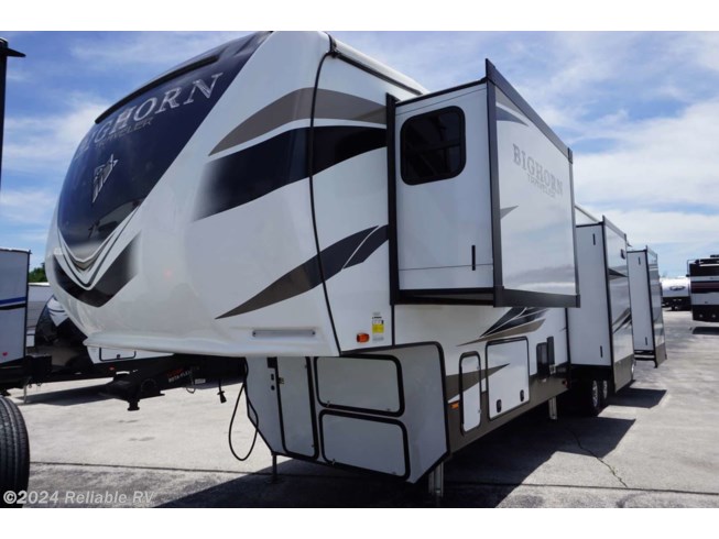 2022 Bighorn Traveler FW 37DB by Heartland from Reliable RV in Springfield, Missouri