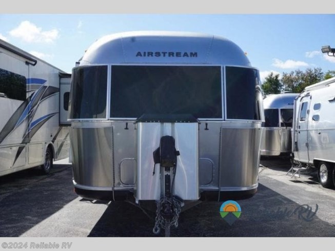 2018 Classic 33FB by Airstream from Reliable RV in Springfield, Missouri