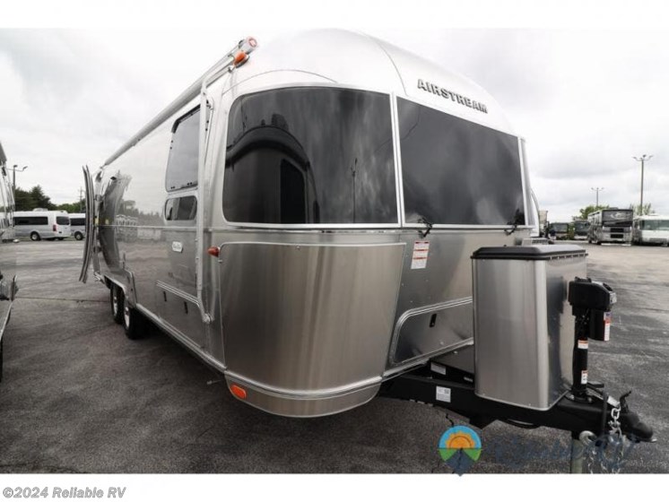 New 2024 Airstream Flying Cloud 27FB Twin available in Springfield, Missouri