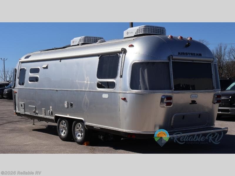 New 2025 Airstream Flying Cloud 28RB available in Springfield, Missouri