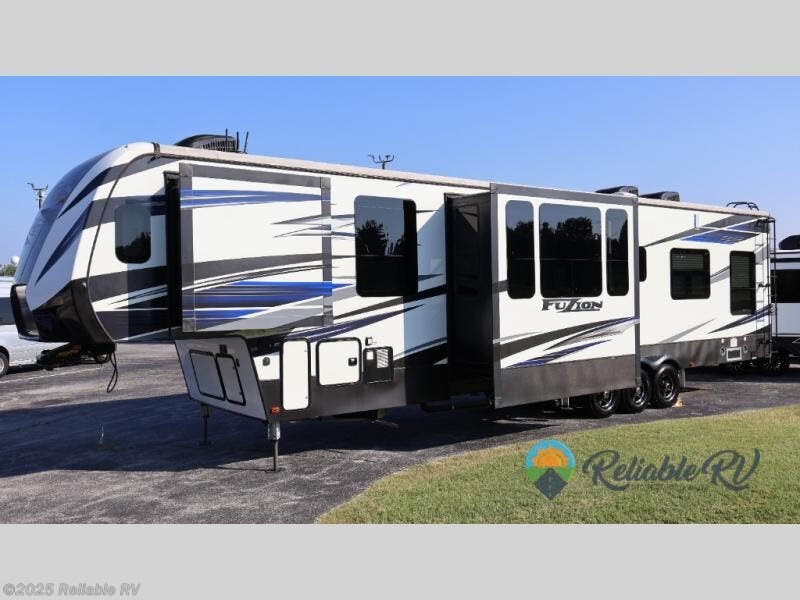 Used 2018 Keystone Fuzion 424 available in Springfield, Missouri