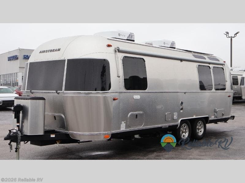 New 2026 Airstream Flying Cloud 25FB Twin available in Springfield, Missouri