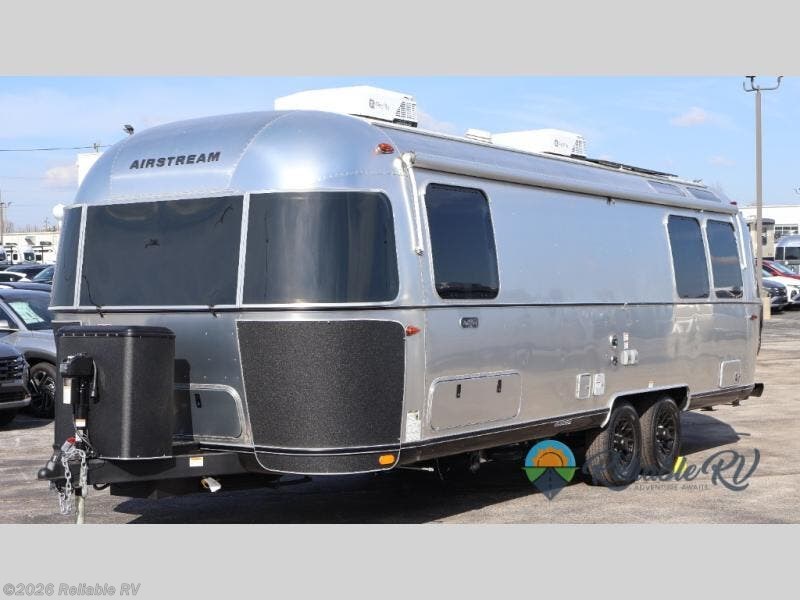 New 2026 Airstream Flying Cloud 27FB Twin available in Springfield, Missouri