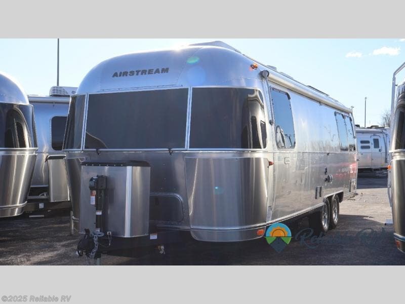 New 2026 Airstream Globetrotter 27FB available in Springfield, Missouri