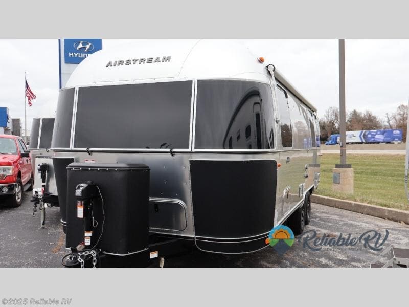 New 2026 Airstream Flying Cloud 25FB Twin available in Springfield, Missouri