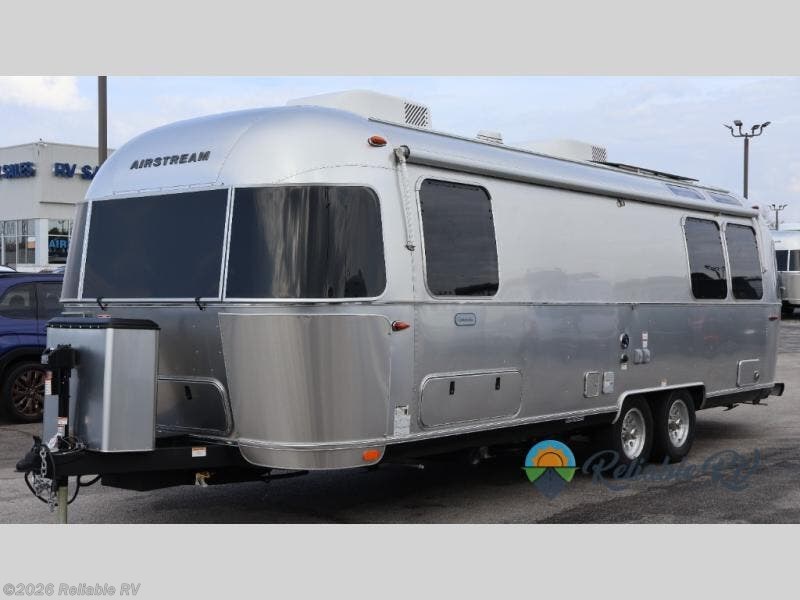 New 2026 Airstream Globetrotter 27FB Twin available in Springfield, Missouri