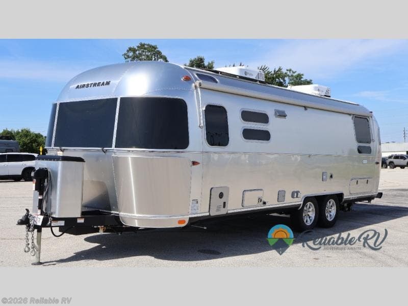 New 2026 Airstream Flying Cloud 28RB Twin available in Springfield, Missouri
