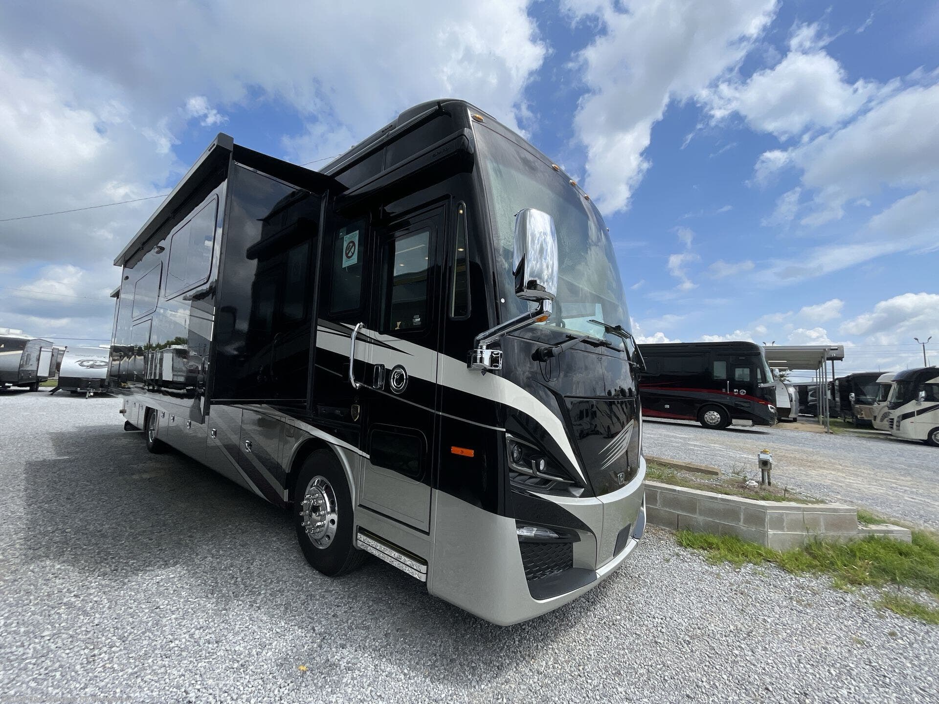 2022 Tiffin Phaeton 40IH RV for Sale in Montgomery, AL 36116 | 121 ...