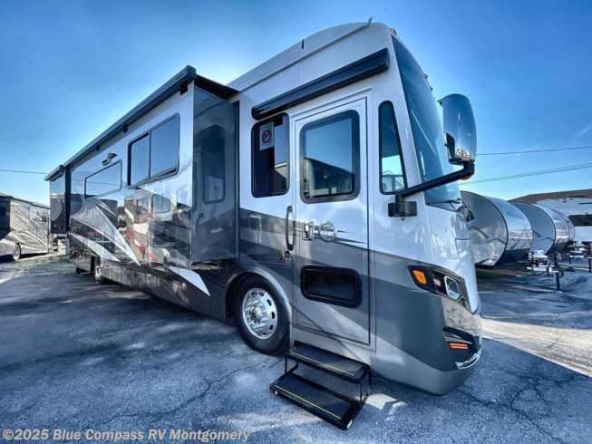 2022 Tiffin Red 360 37PA - New Class A For Sale by Marlin Ingram RV Center in Montgomery, Alabama