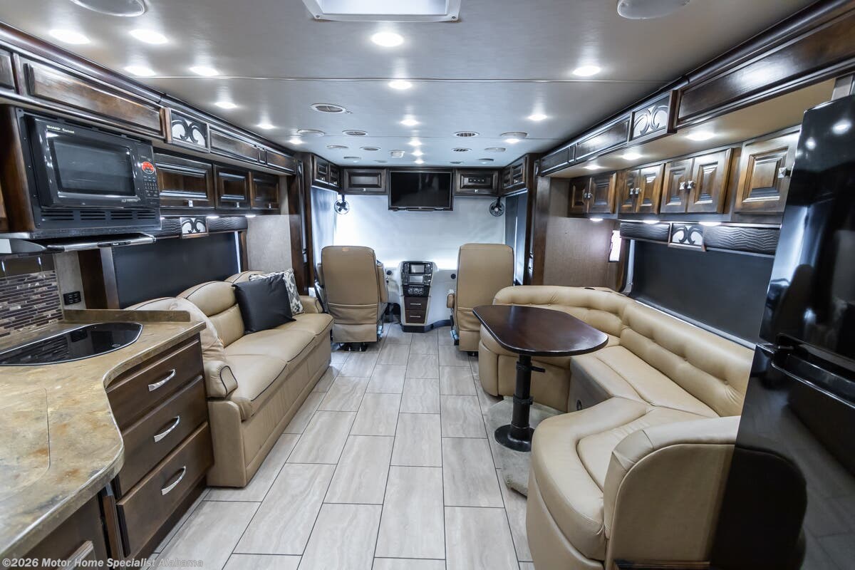 2017 Tiffin Allegro Breeze 32BR - Used Diesel Pusher For Sale by Motor Home Specialist Alabama in Montgomery, Alabama